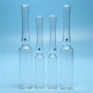 Läbipaistvad valatud süsteklaasist ampullpudelid